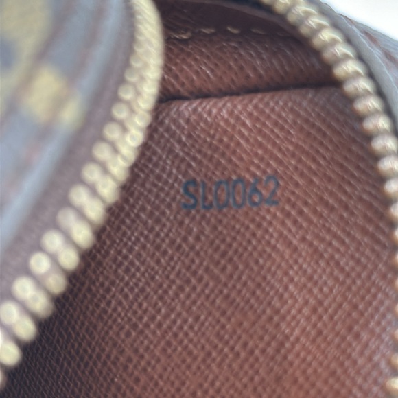 Authenticated Louis Vuitton Danube Crossbody - Picture 15 of 17